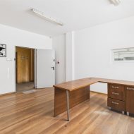 Hala na sprzedaż